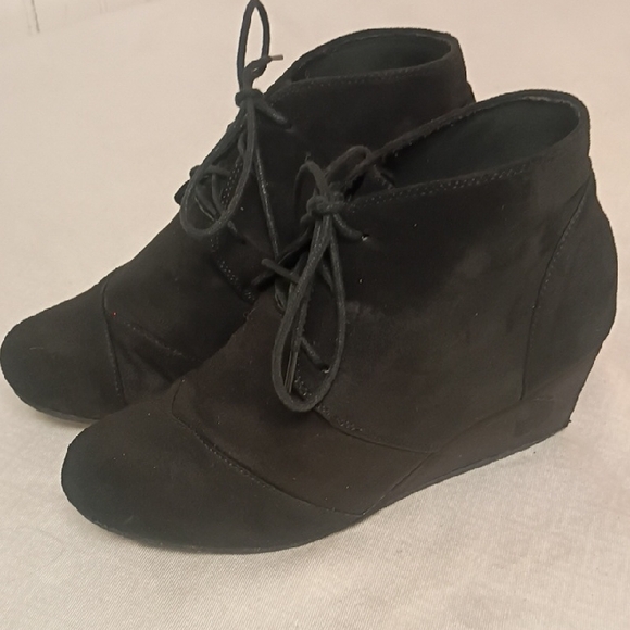 Charles Albert Shoes - Charles Albert Black Lace-Up Wedge Ankle Boots